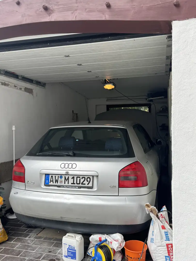 Audi A3 1.6 Ambiente - 1