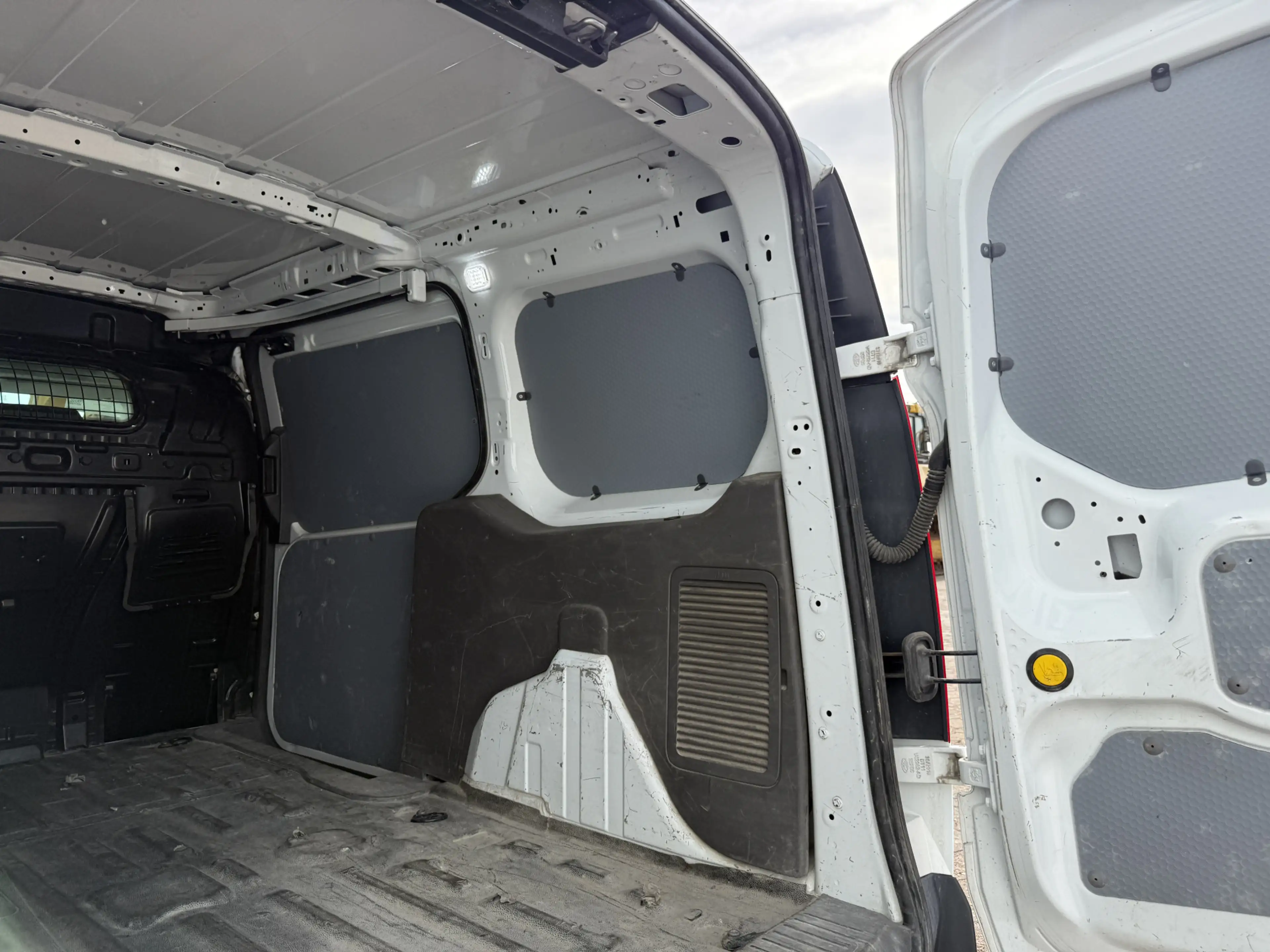 Ford Transit Connect 1.5 TDCI 100PK L2 Automaat Trekhaak Carplay Camera — photo 16