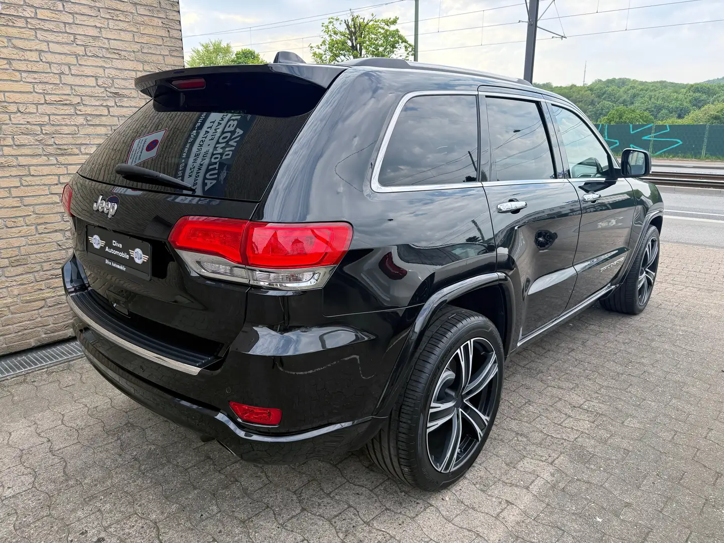 Jeep Grand Cherokee 3.0 CRD Overland 1.Hand Schwarz - 2