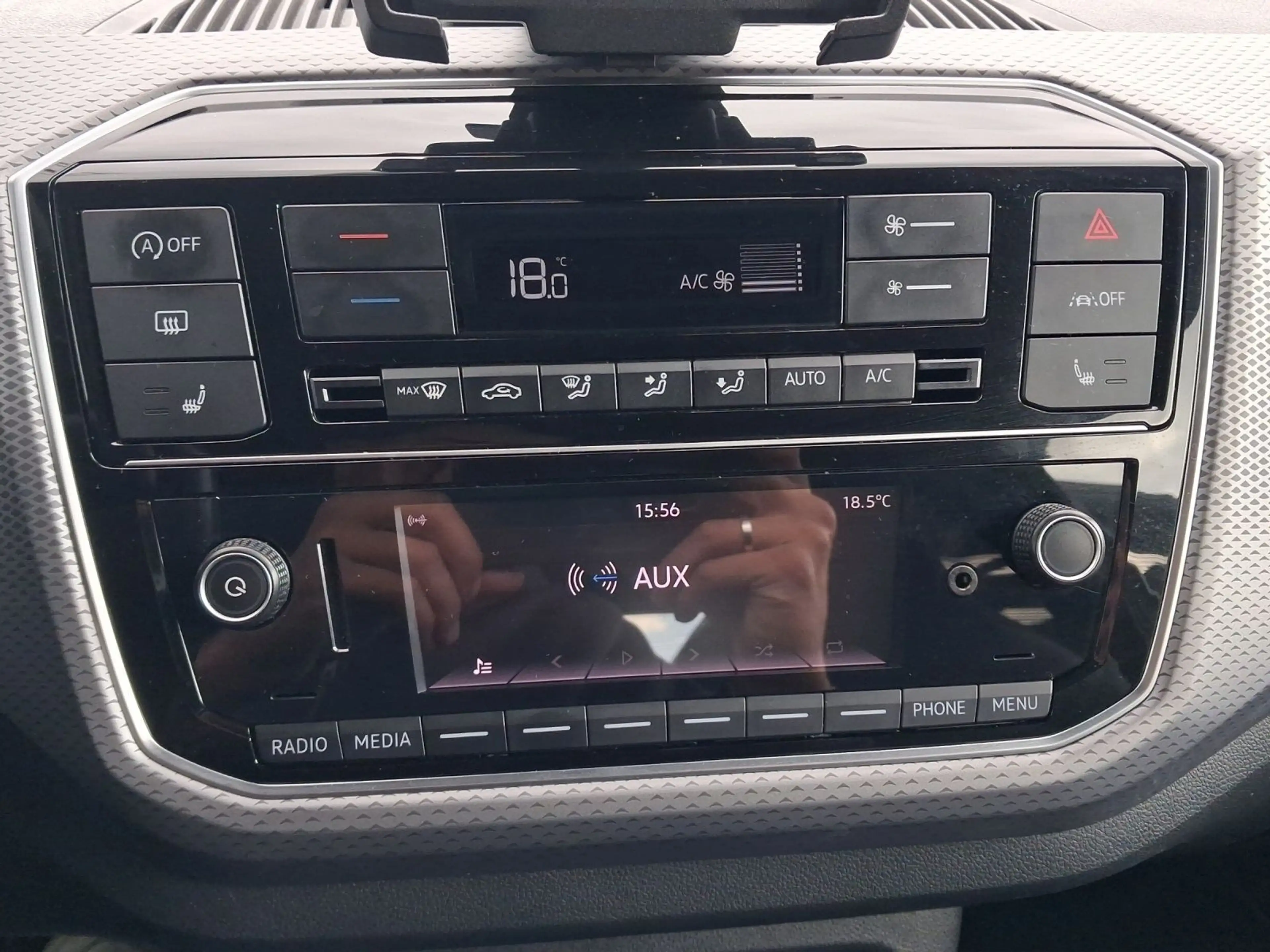 Volkswagen up! 1.0 ACTIVE BLUETOOTH SITZHZG DAB+ LM16 — photo 13