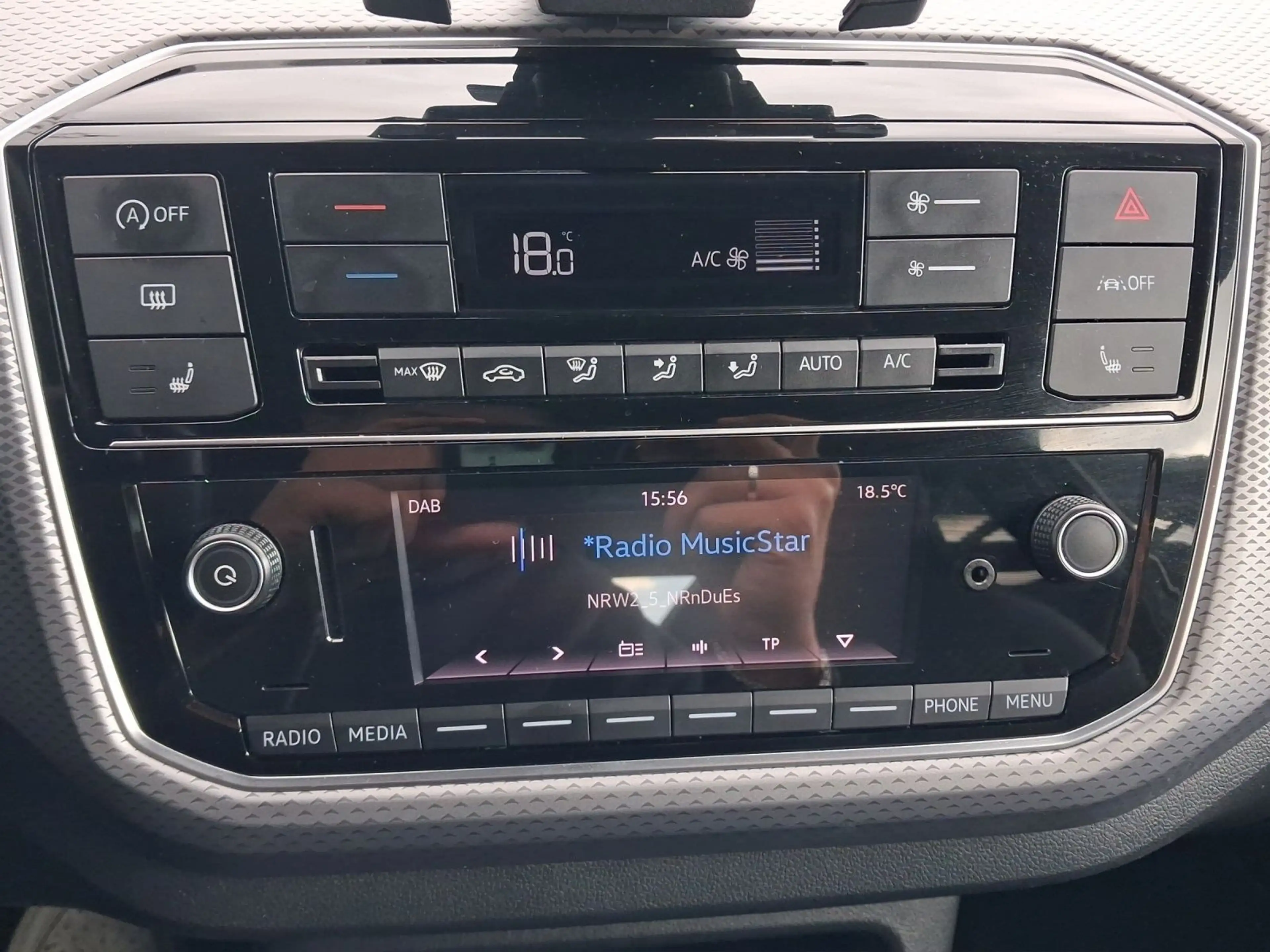 Volkswagen up! 1.0 ACTIVE BLUETOOTH SITZHZG DAB+ LM16 — photo 12