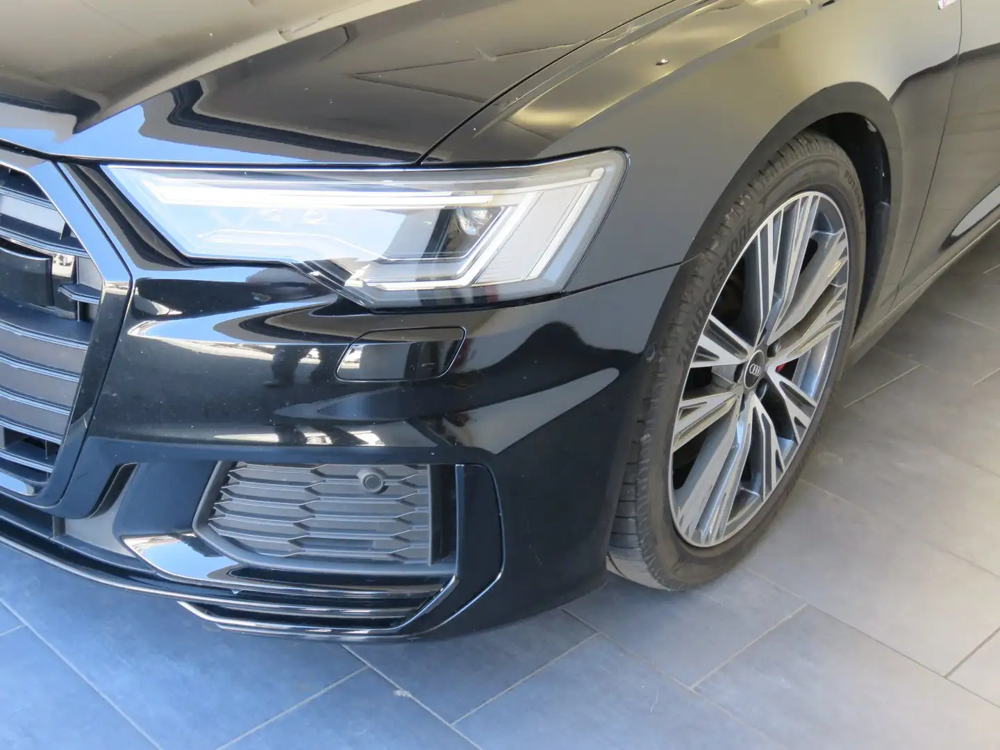 Audi A6 55 TFSI e quattro Sport Schwarz - 2