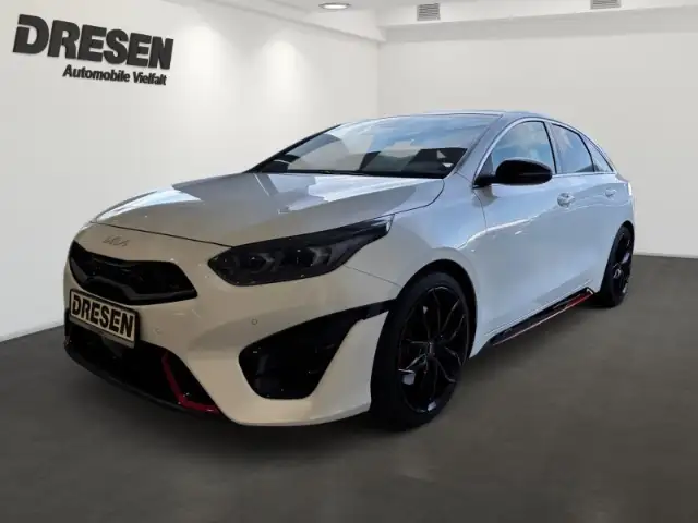 Kia ProCeed / pro_cee'd GT 1.6T WARTUNGSPAKET,GLASDACH,LEDERSITZ,KAMERA,CA