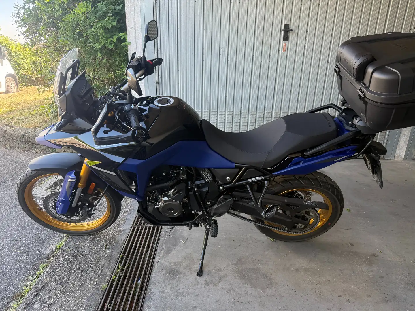 Suzuki V-Strom 800DE Enduro Stradale Noir - 1