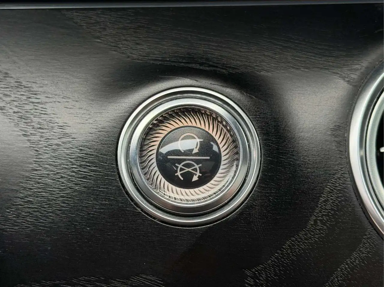 Mercedes-Benz E-Class photo Mercedes-Benz E-Class
