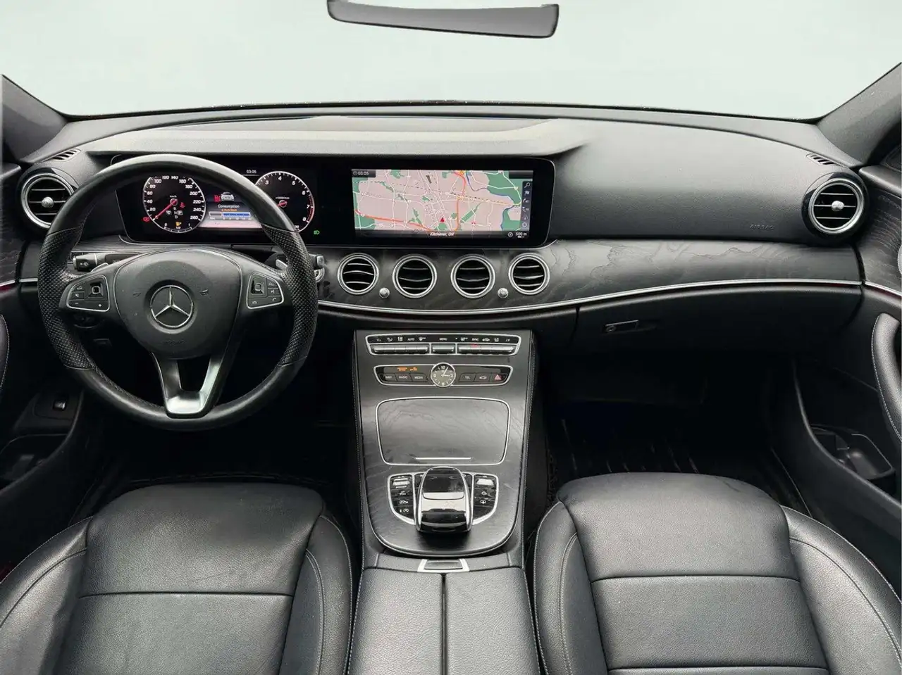 Mercedes-Benz E-Class photo Mercedes-Benz E-Class