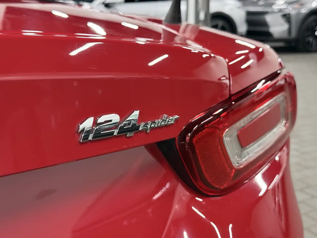 Fiat 124 Spider снимка Fiat 124 Spider