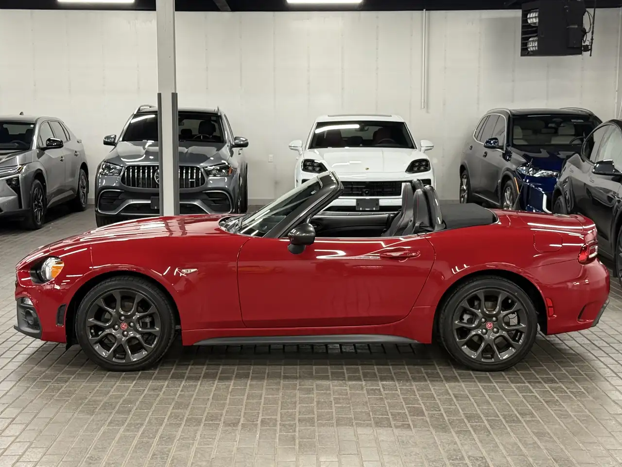 Fiat 124 Spider снимка Fiat 124 Spider