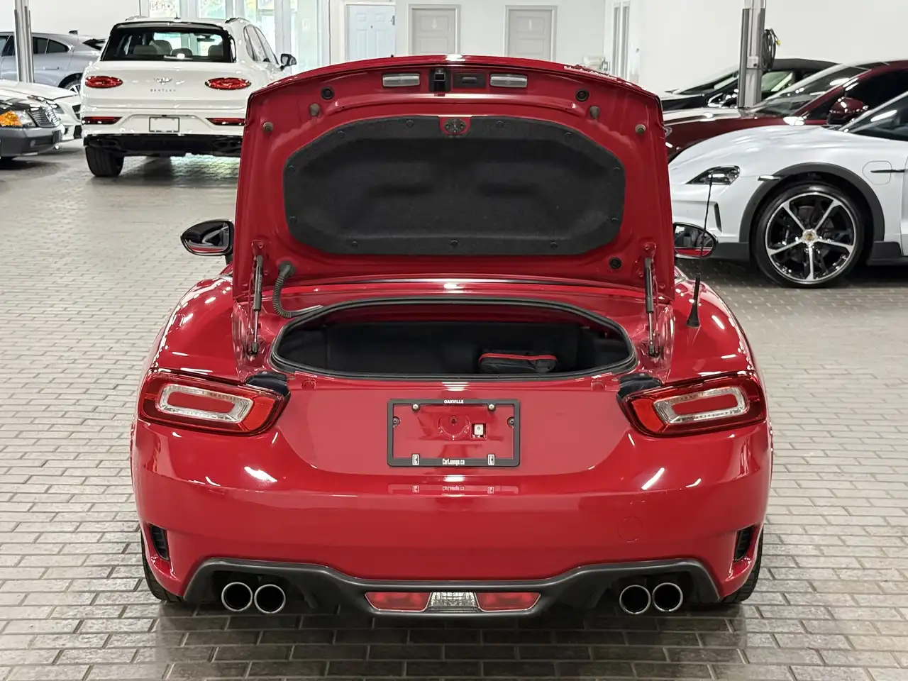 Fiat 124 Spider снимка Fiat 124 Spider