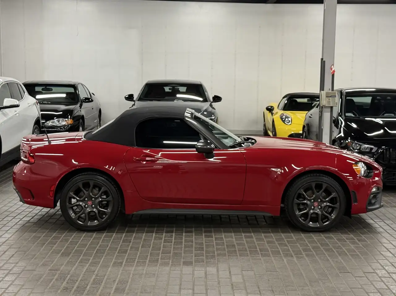 Fiat 124 Spider снимка Fiat 124 Spider