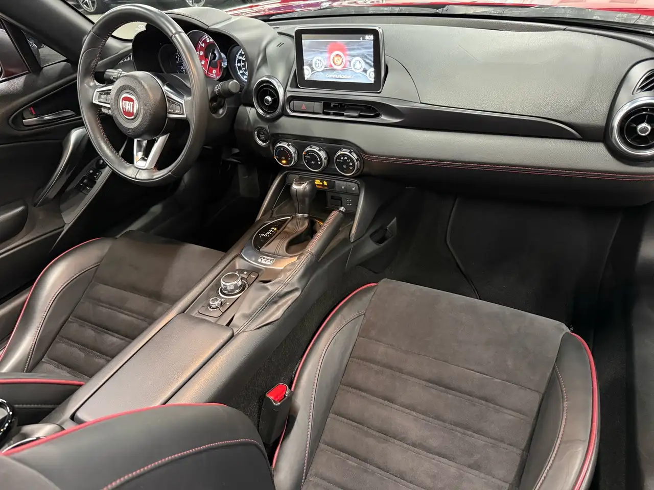 Fiat 124 Spider снимка Fiat 124 Spider