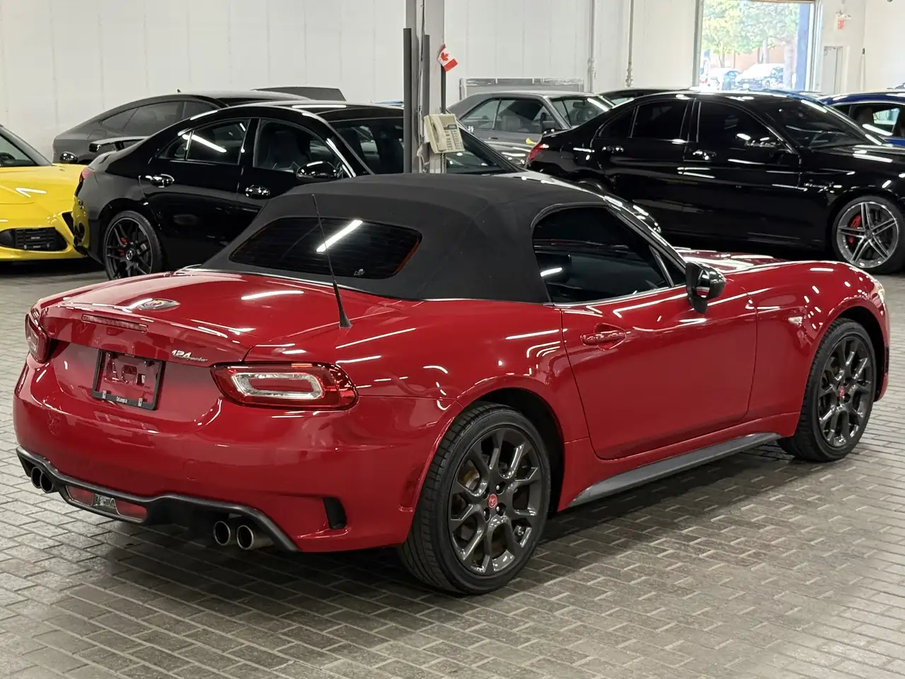 Fiat 124 Spider снимка Fiat 124 Spider