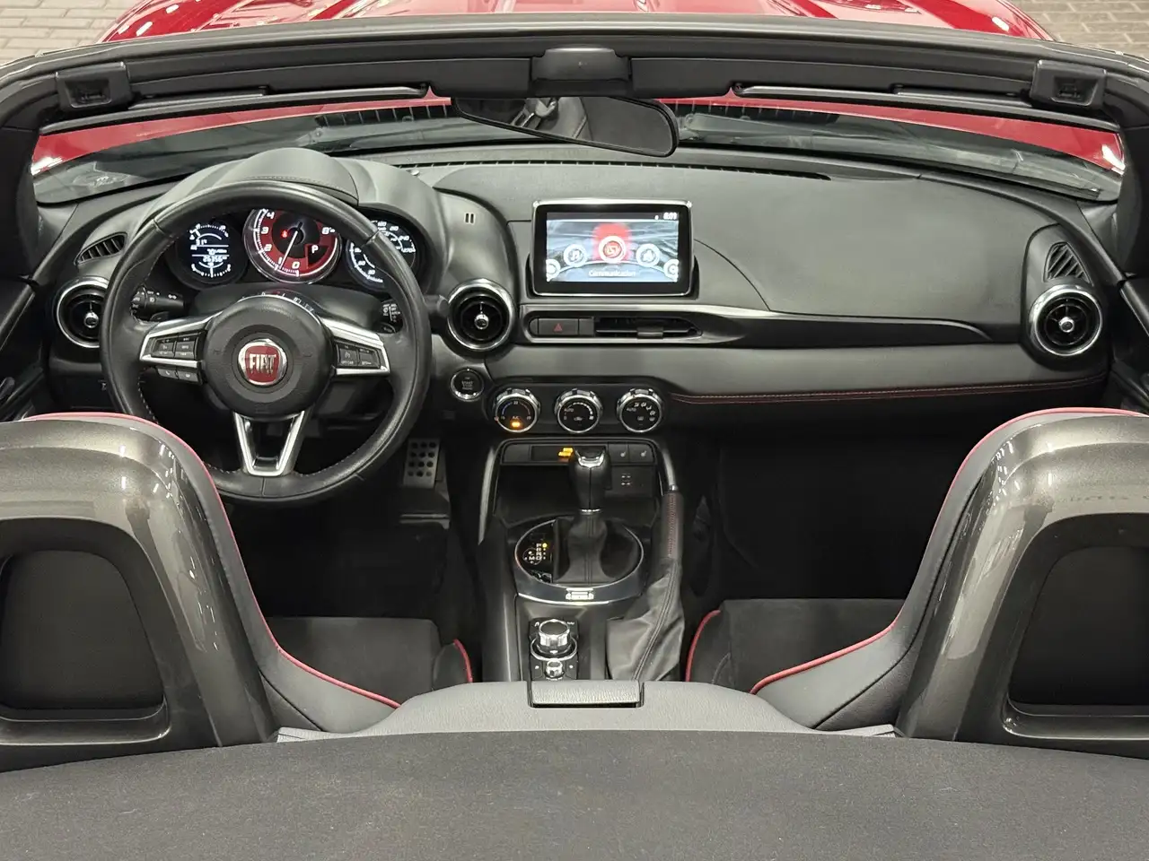 Fiat 124 Spider снимка Fiat 124 Spider