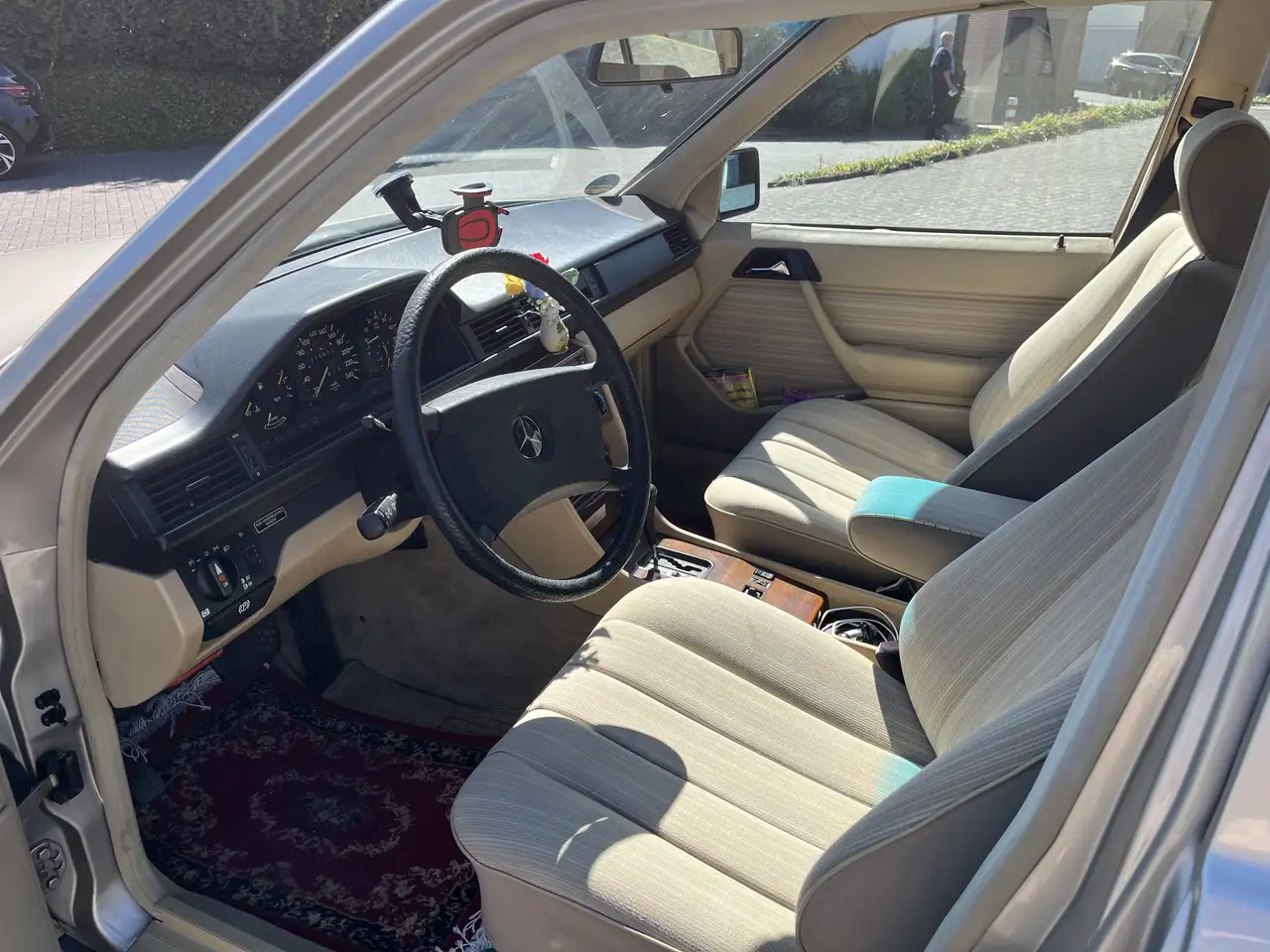 Mercedes-Benz E 300 Oldtimer, foto 12