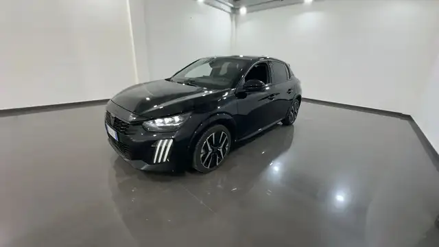 Peugeot 208 view 2