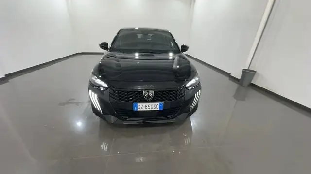 Peugeot 208 view 8