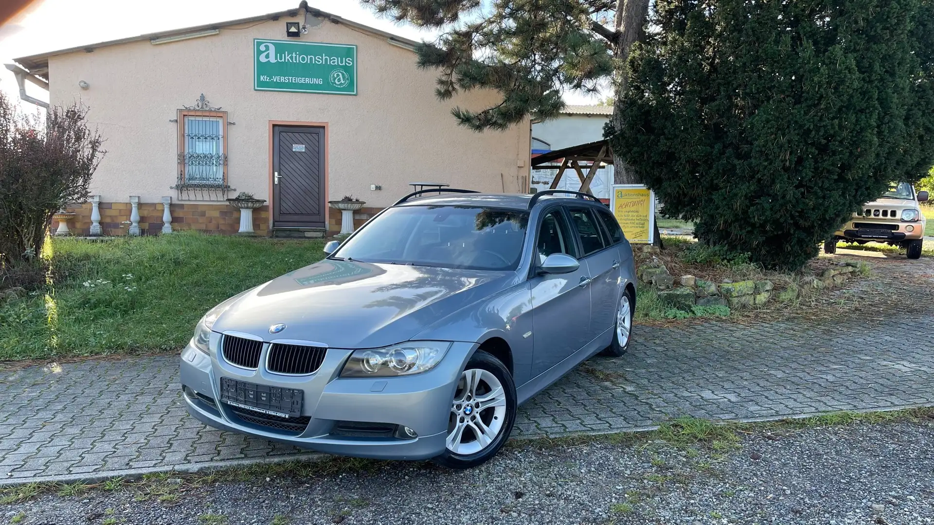 BMW 318 Touring - Automatik - Xenon - AHK Grau - 1