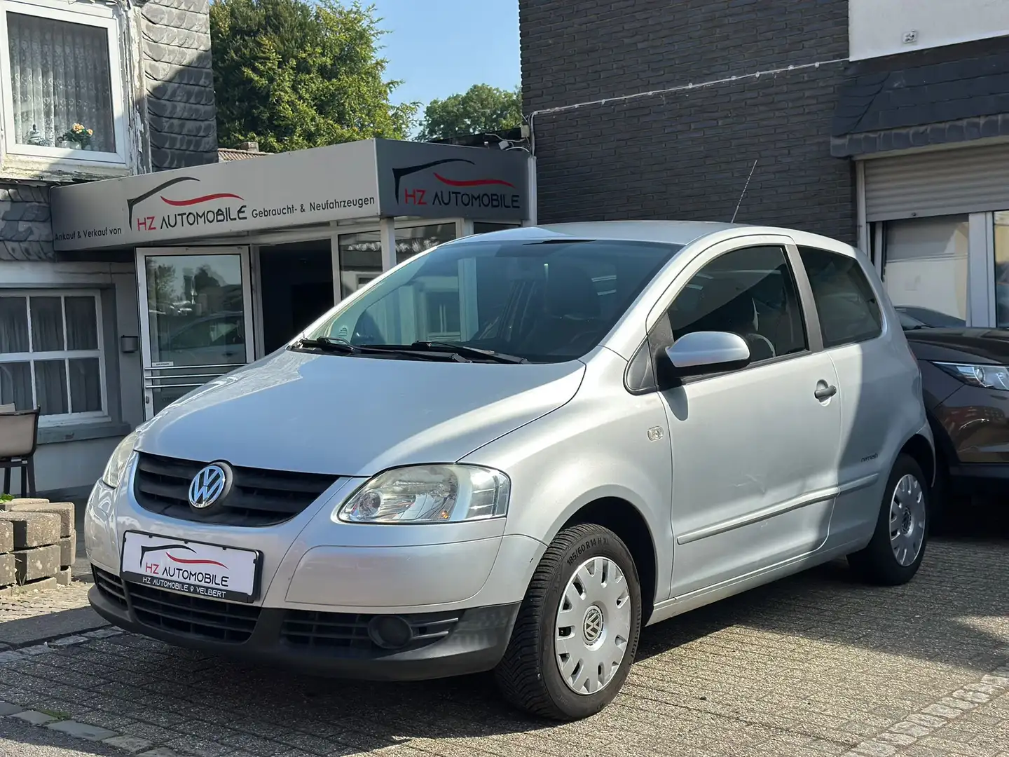 Volkswagen Fox 1.2 Refresh *1.HAND *KLIMA *TÜV 01.2027 Silber - 1