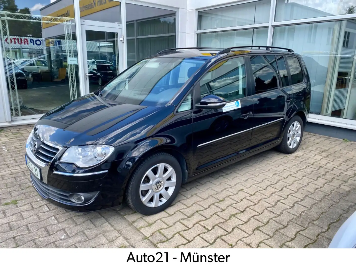 Volkswagen Touran Highline, Behindertengerecht, Xenon, PDC Schwarz - 1