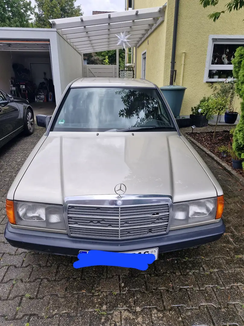 Mercedes-Benz 190 E Bronz - 1