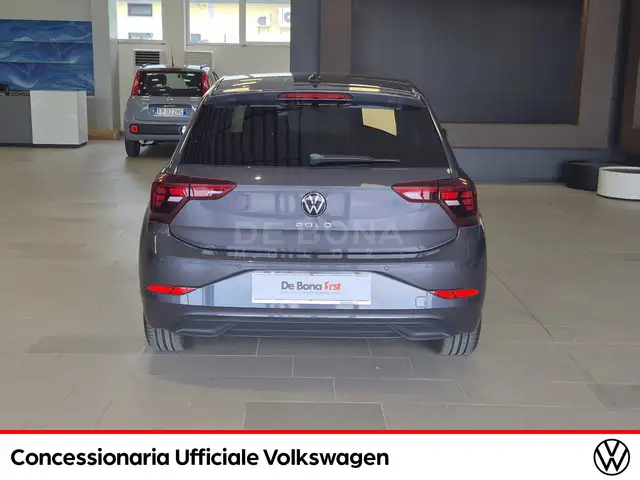 Volkswagen Polo view 4