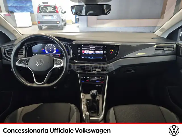 Volkswagen Polo view 10