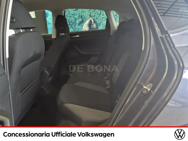 Volkswagen Polo view 9