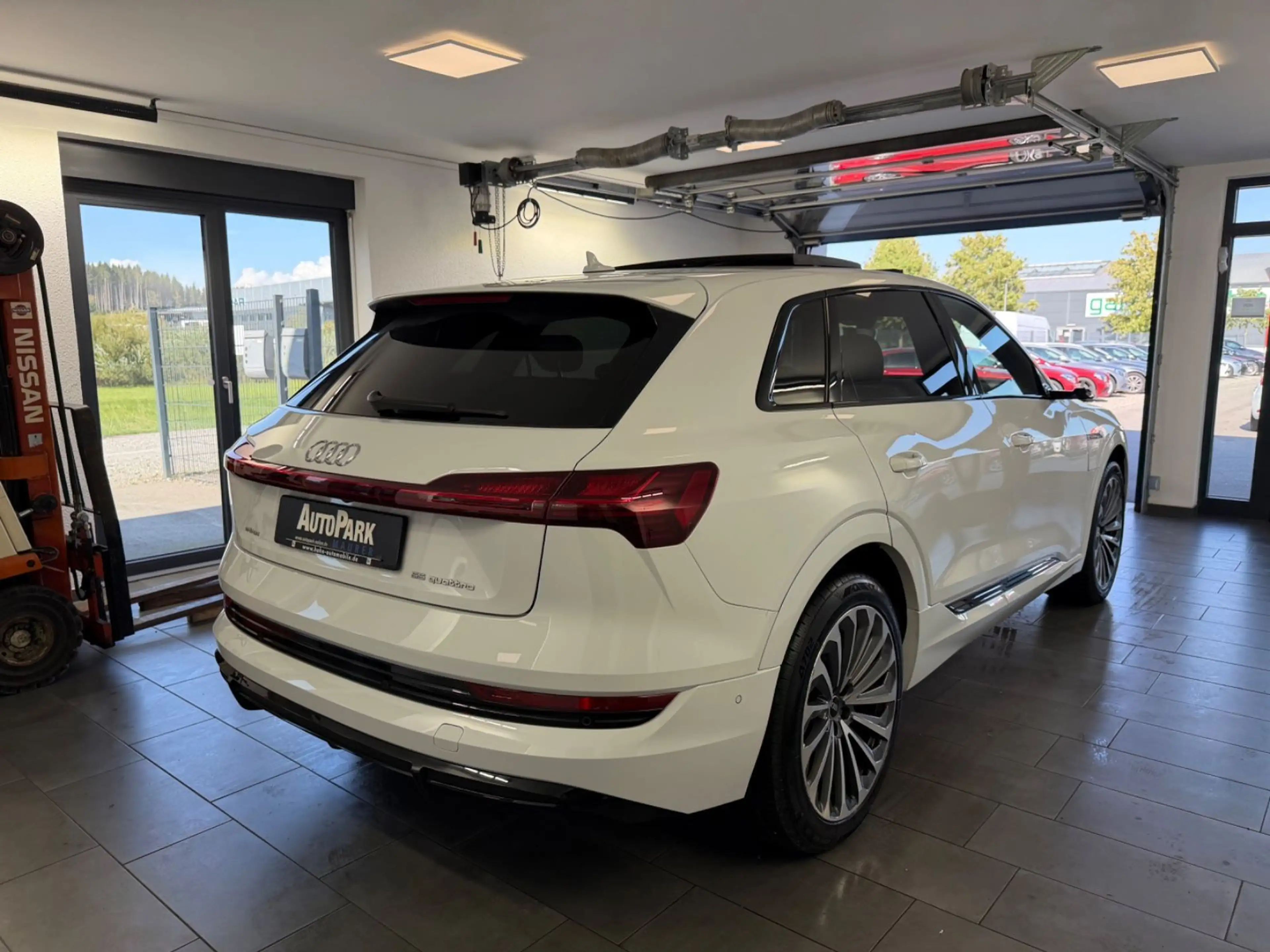 Audi e-tron SB 55 | S line | HUD | Nacht | Virtuell — photo 6