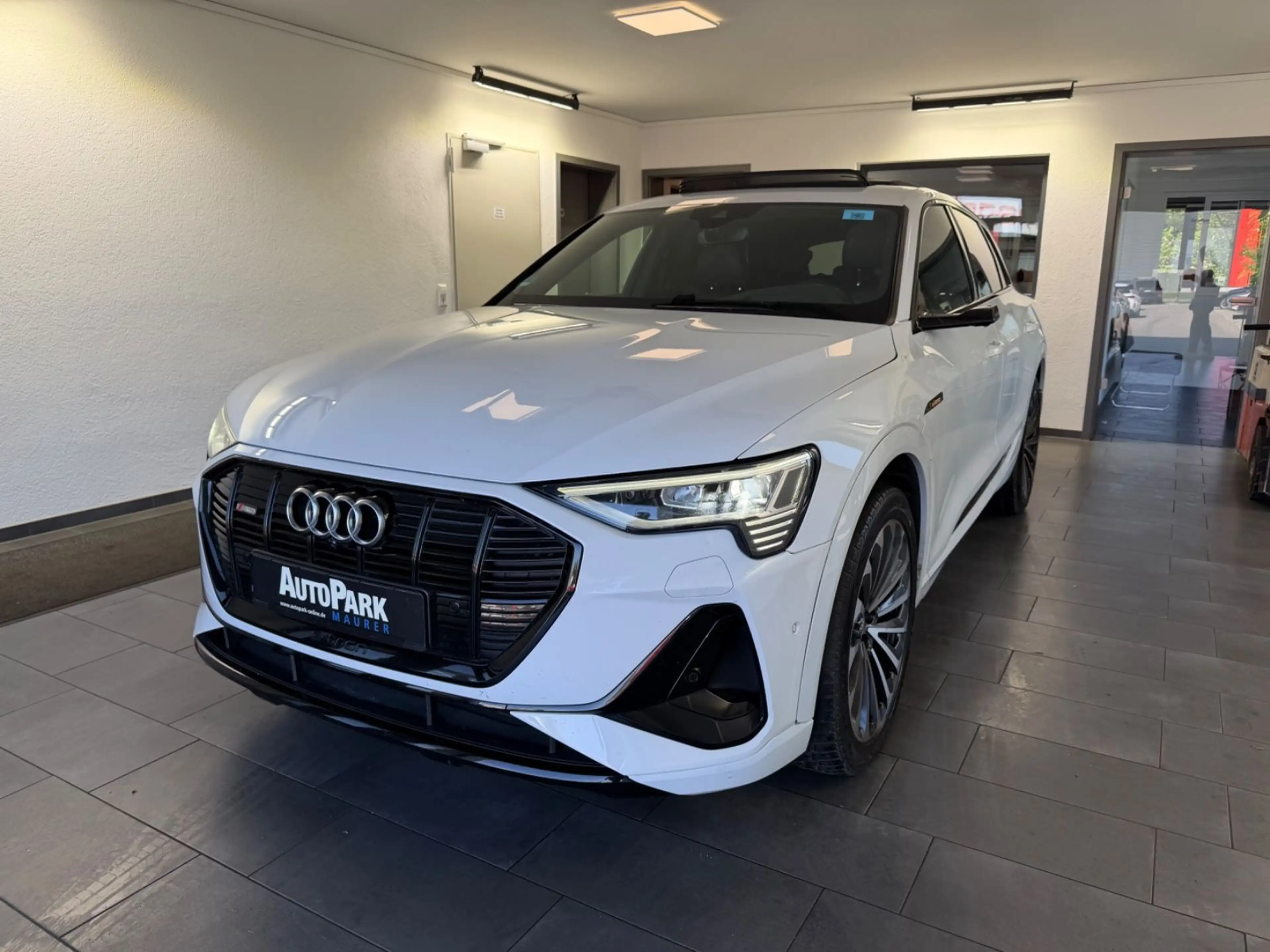 Audi e-tron SB 55 | S line | HUD | Nacht | Virtuell — photo 2