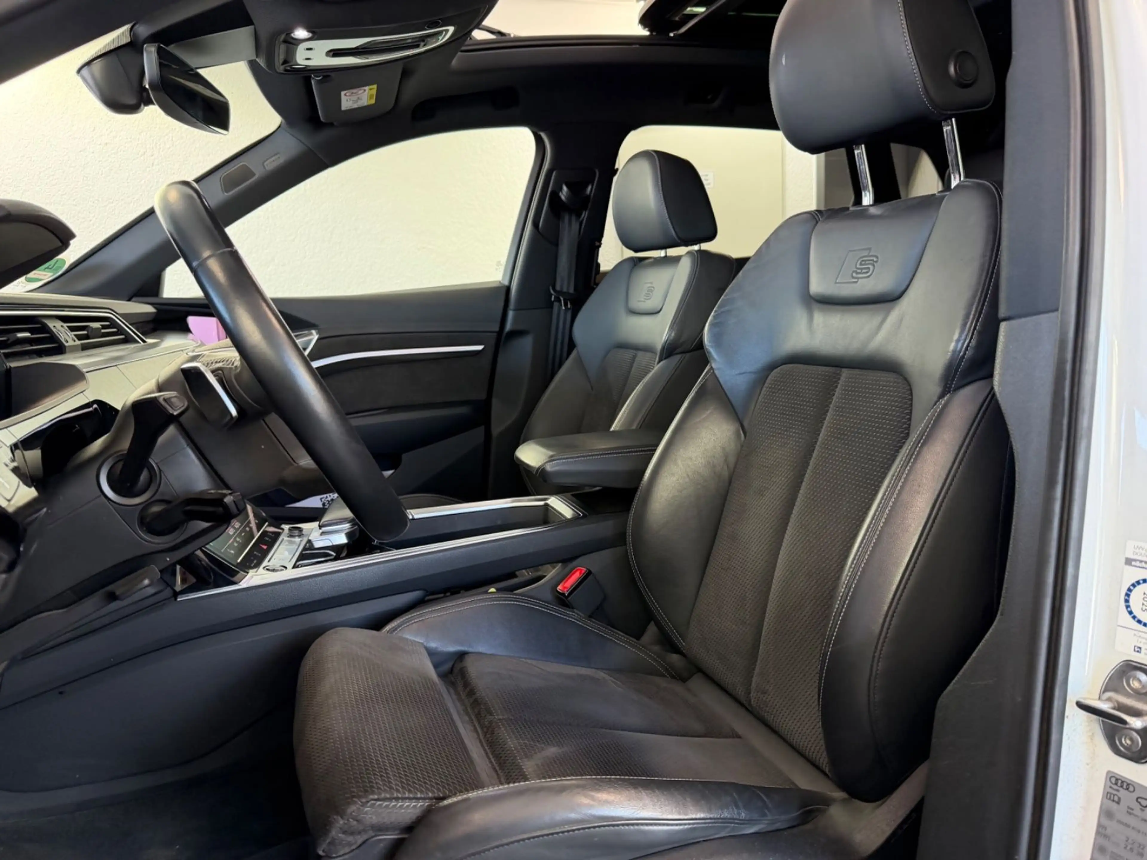 Audi e-tron SB 55 | S line | HUD | Nacht | Virtuell — photo 14