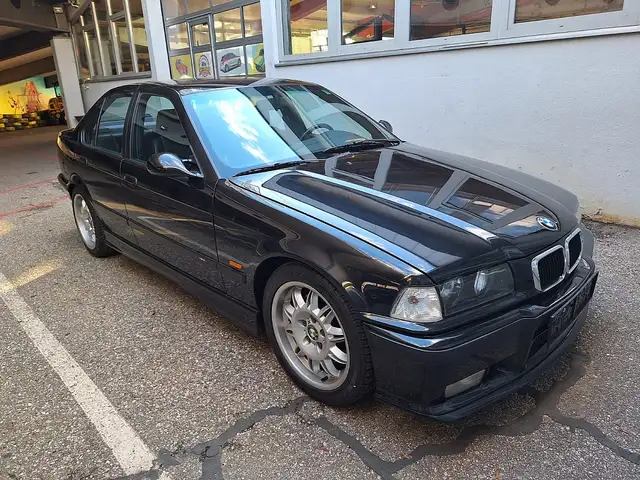 BMW M3 view 6