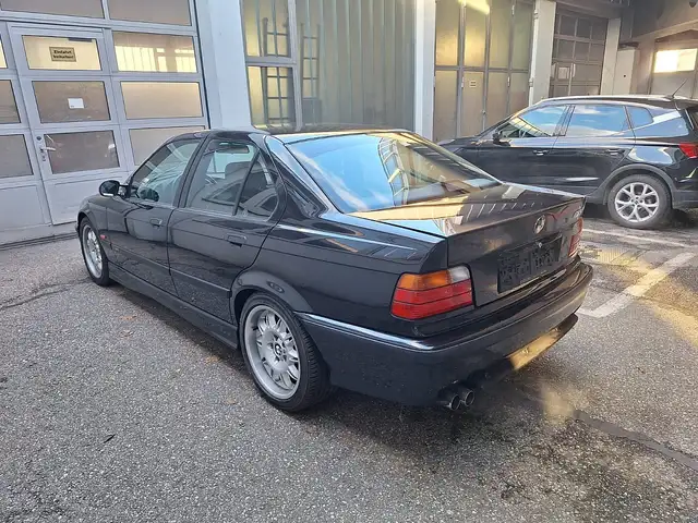 BMW M3 view 9