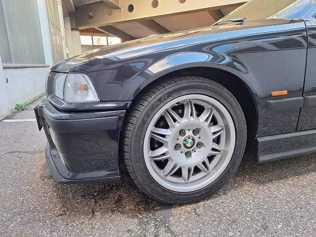 BMW M3 view 7