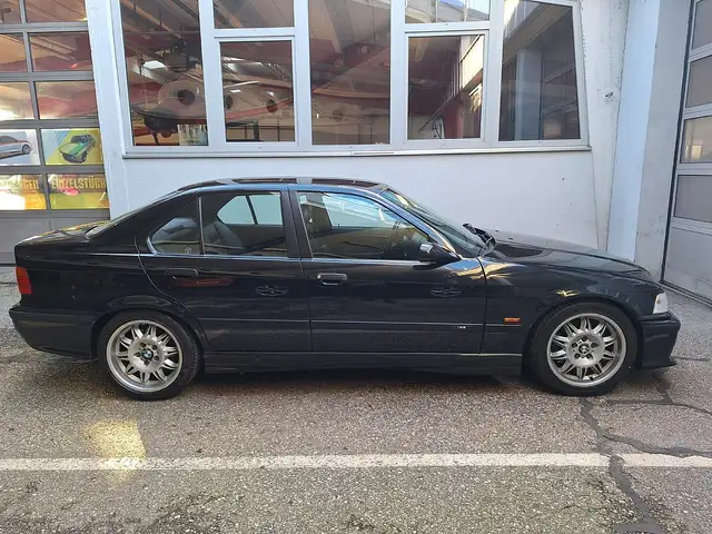 BMW M3 view 8