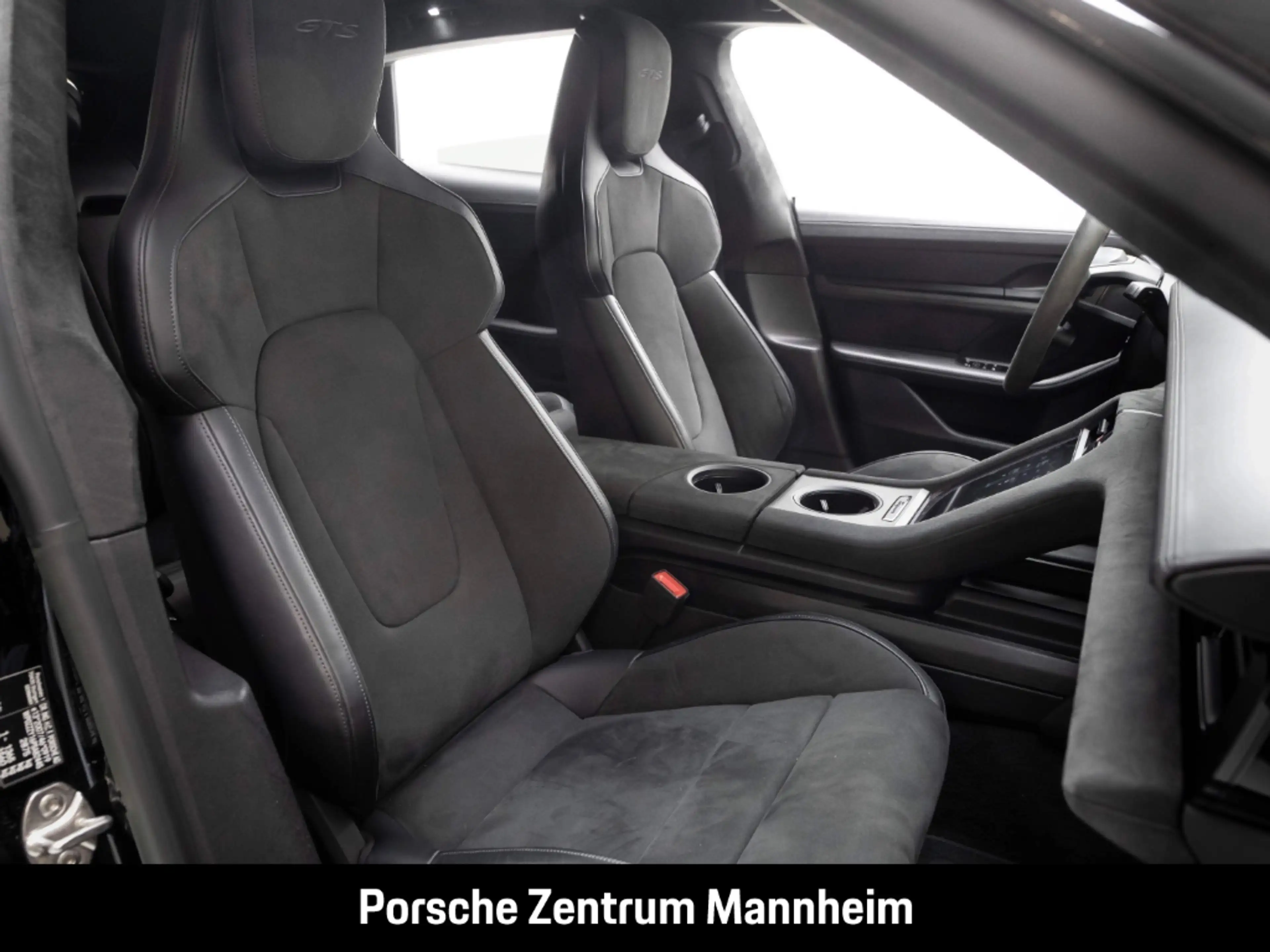 Porsche Taycan GTS Sport Turismo InnoDrive Privacy SurroundView — photo 21
