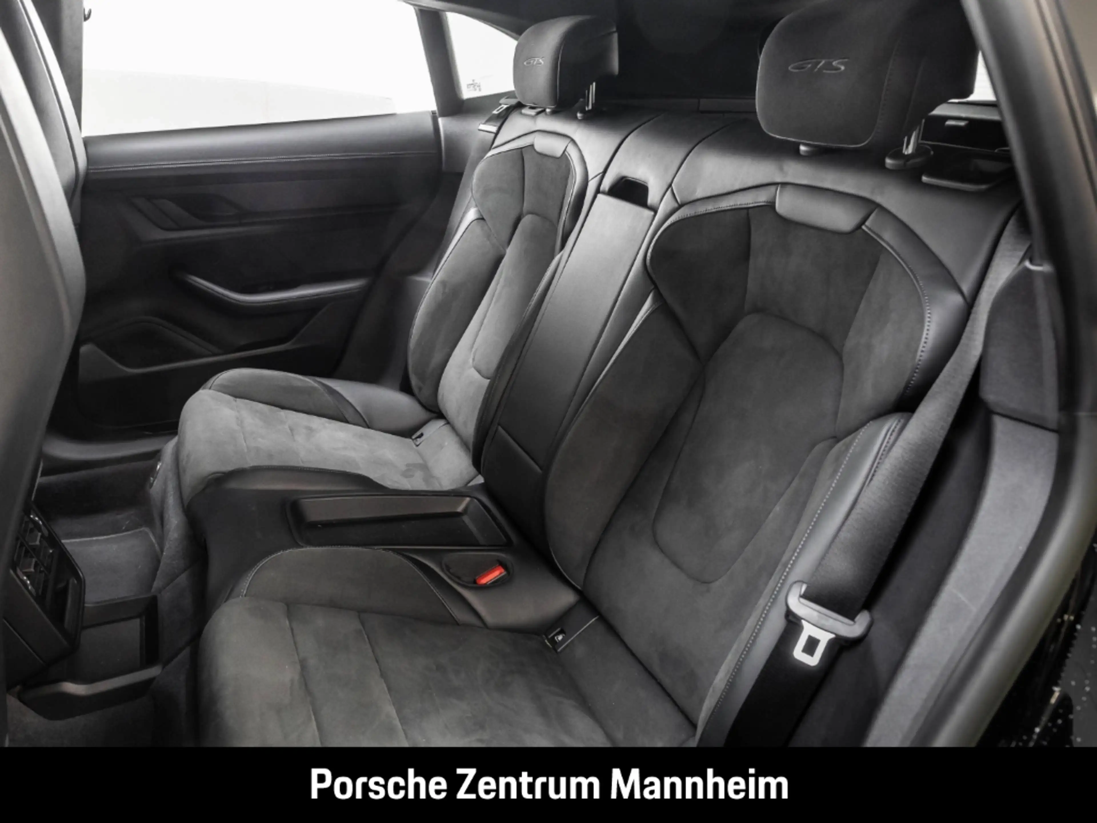Porsche Taycan GTS Sport Turismo InnoDrive Privacy SurroundView — photo 14