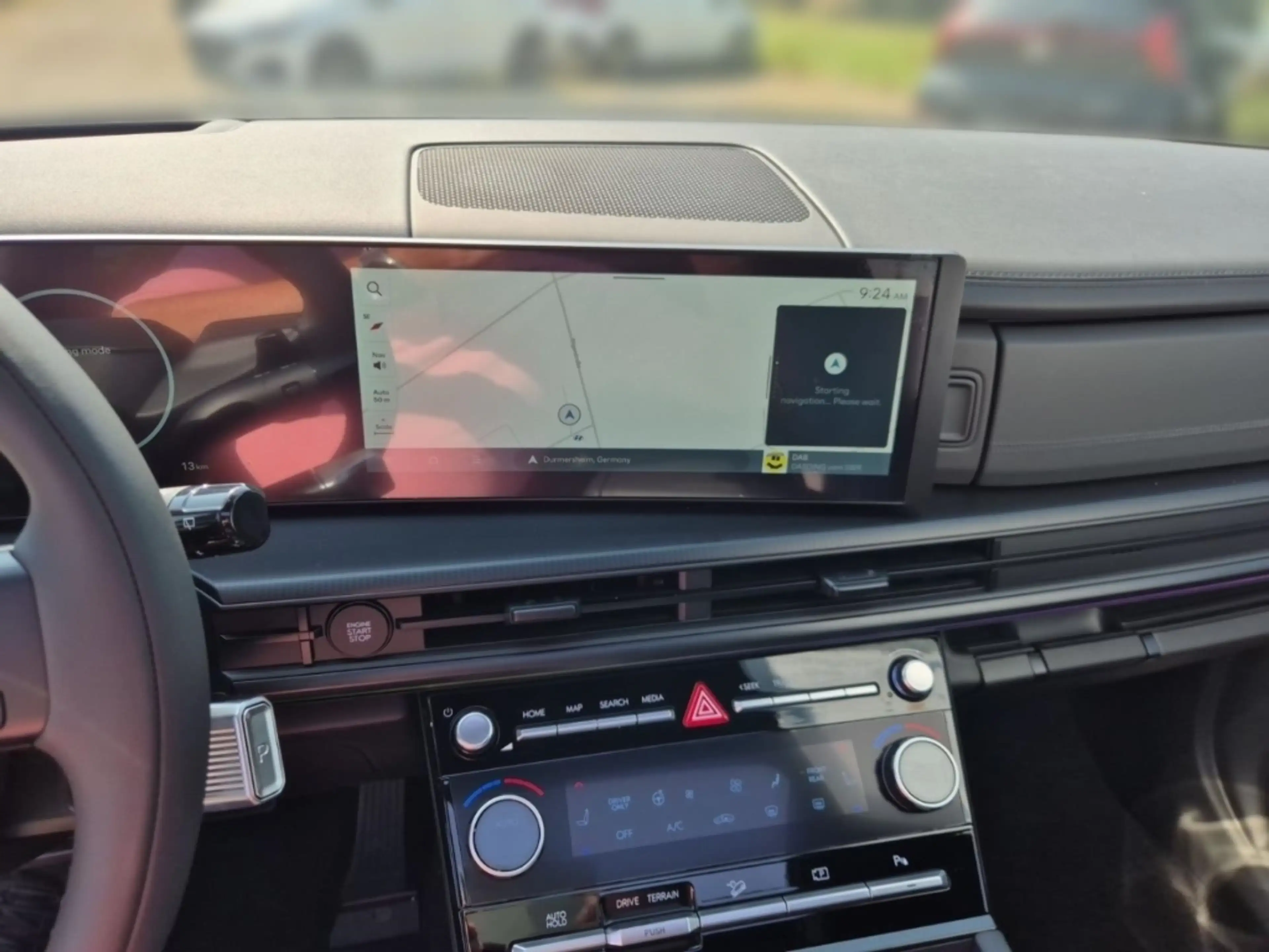 Hyundai SANTA FE 7-Sitzer 1.6 T-GDI Hybrid 239PS 4WD Blackline 6-AT — photo 9