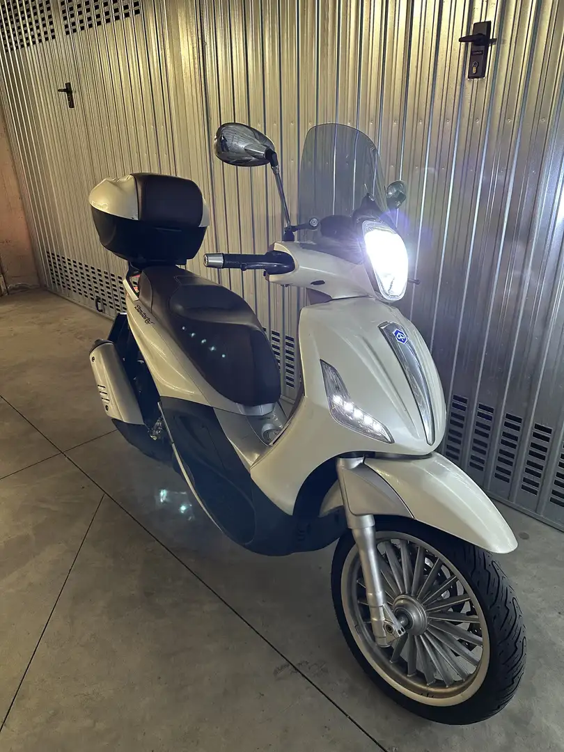 Piaggio Beverly 300 ie - 1