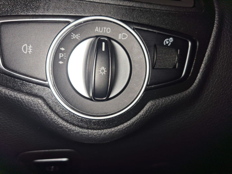 Mercedes-Benz C 180 d T-Modell / LED HP / GEPFLEGT / — photo 12