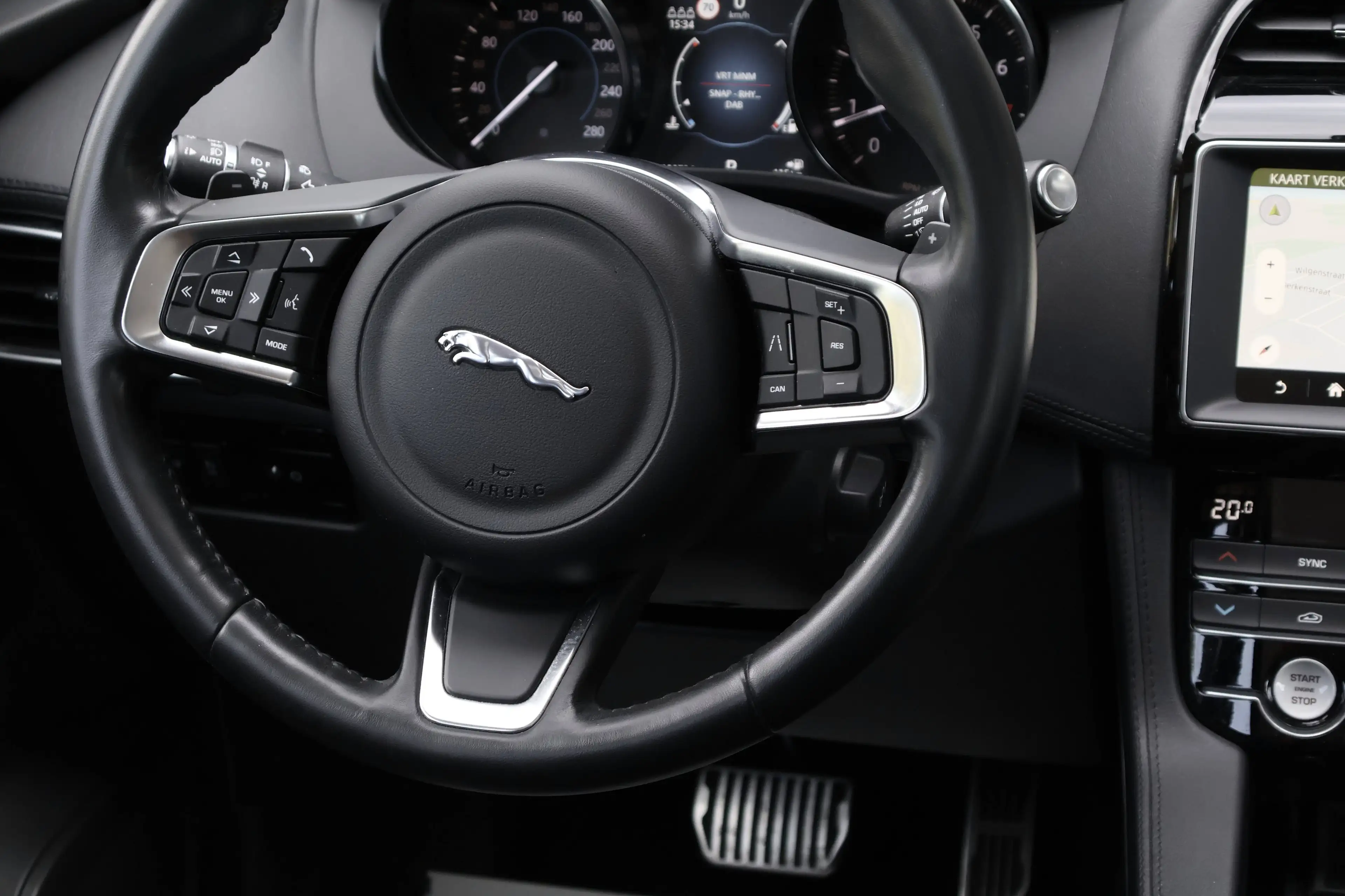 Jaguar F-Pace 2.0 T AWD Carplay Pano Leder Trekhaak Garantie* — photo 12
