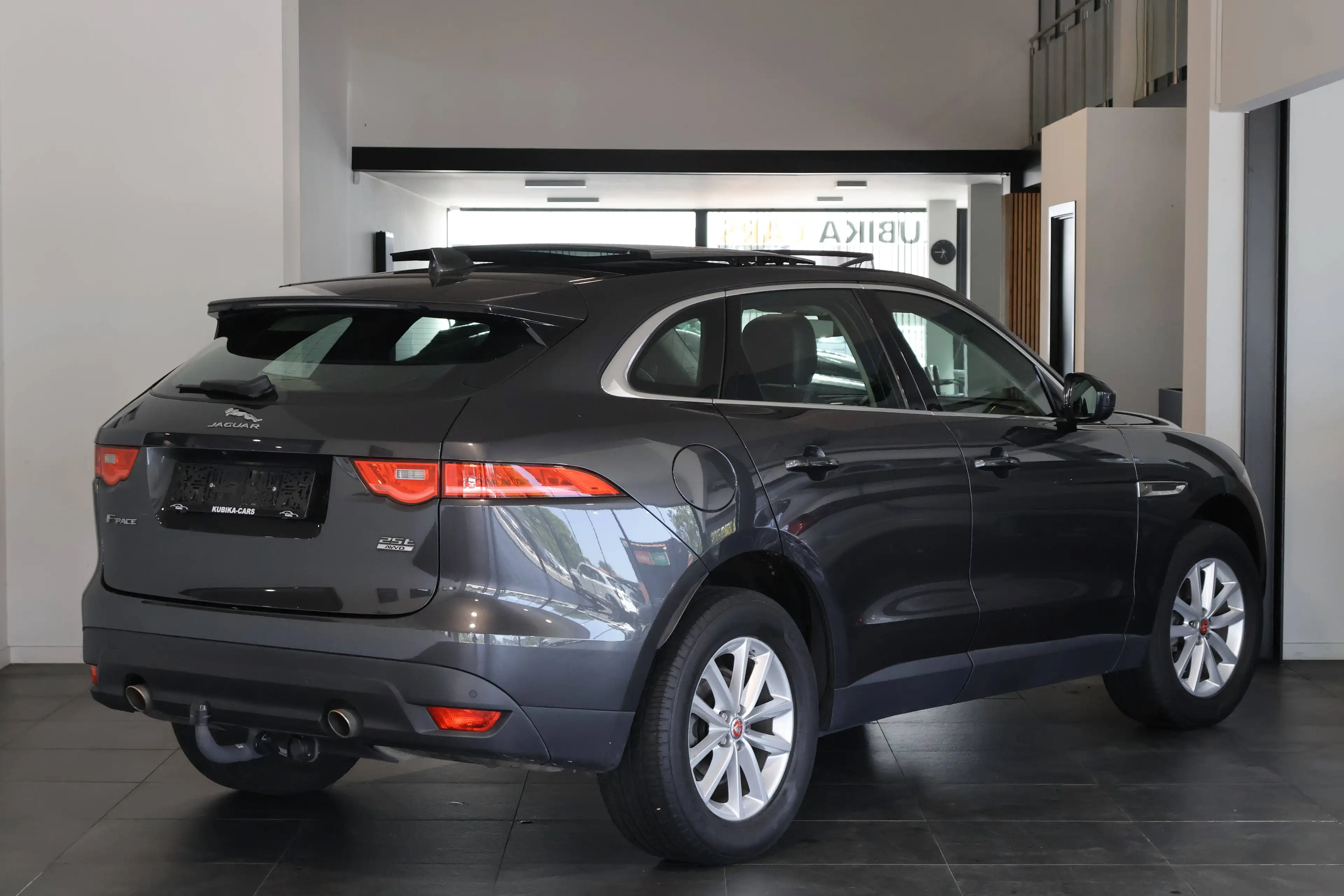 Jaguar F-Pace 2.0 T AWD Carplay Pano Leder Trekhaak Garantie* — photo 6