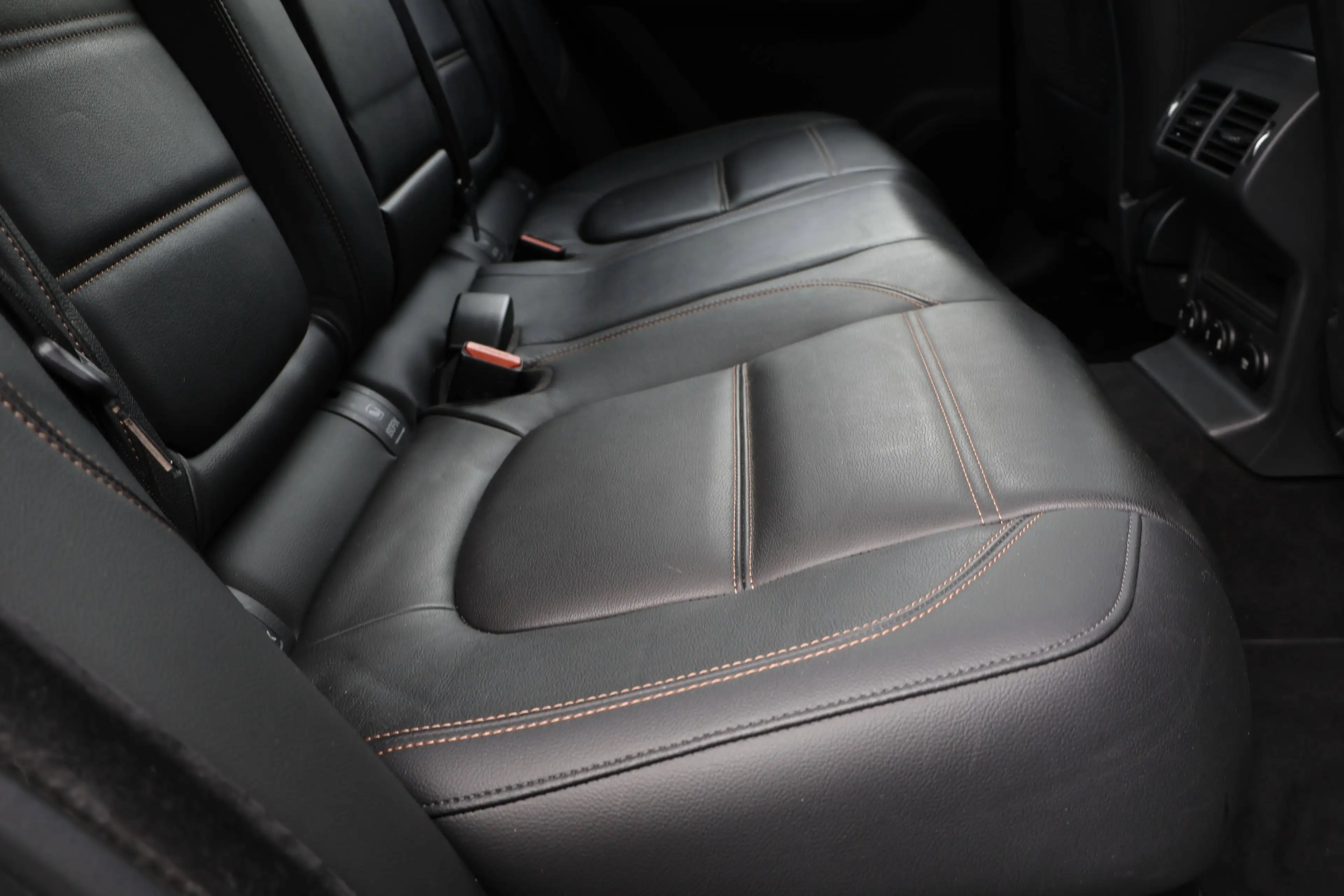 Jaguar F-Pace 2.0 T AWD Carplay Pano Leder Trekhaak Garantie* — photo 9