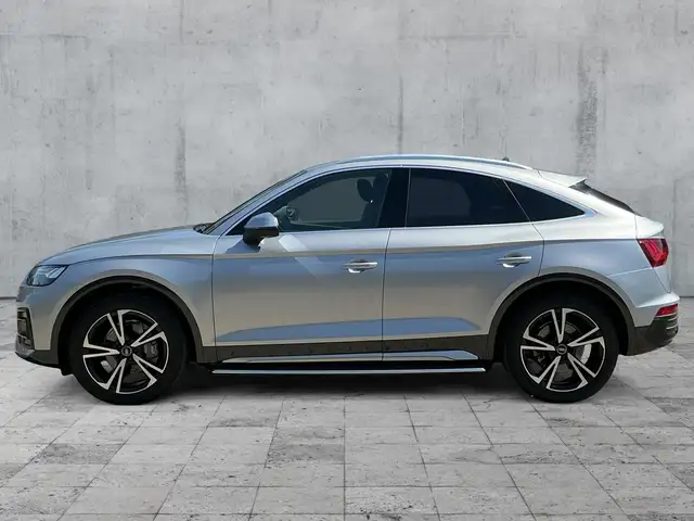 Audi Q5 view 4