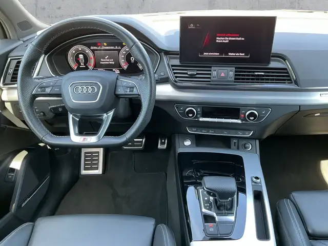 Audi Q5 view 9