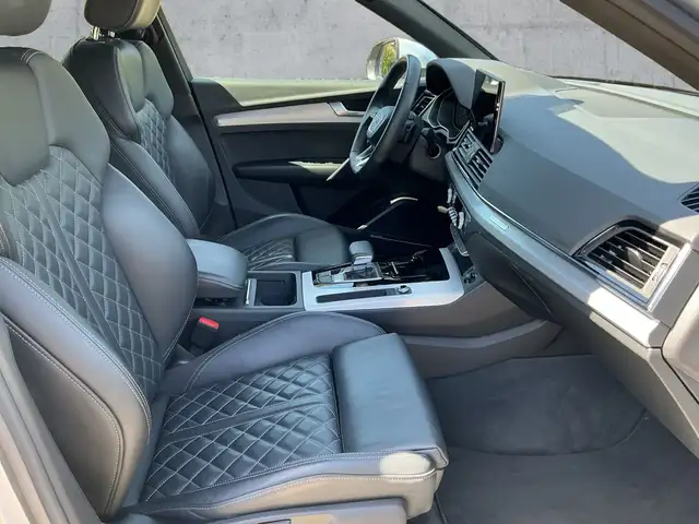 Audi Q5 view 13