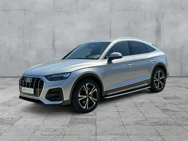 Audi Q5 view 2