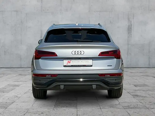 Audi Q5 view 5