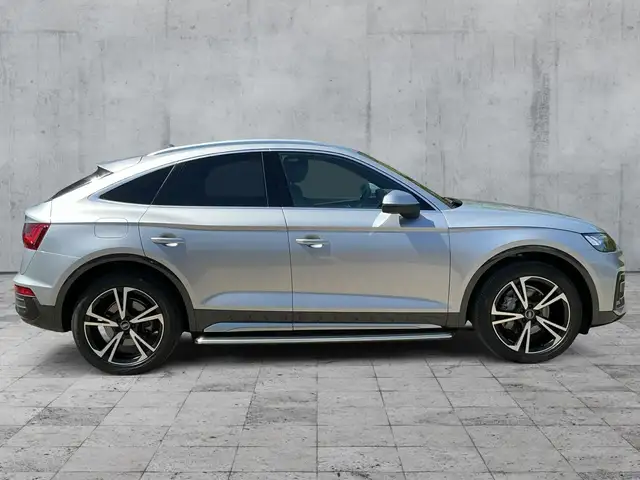 Audi Q5 view 7