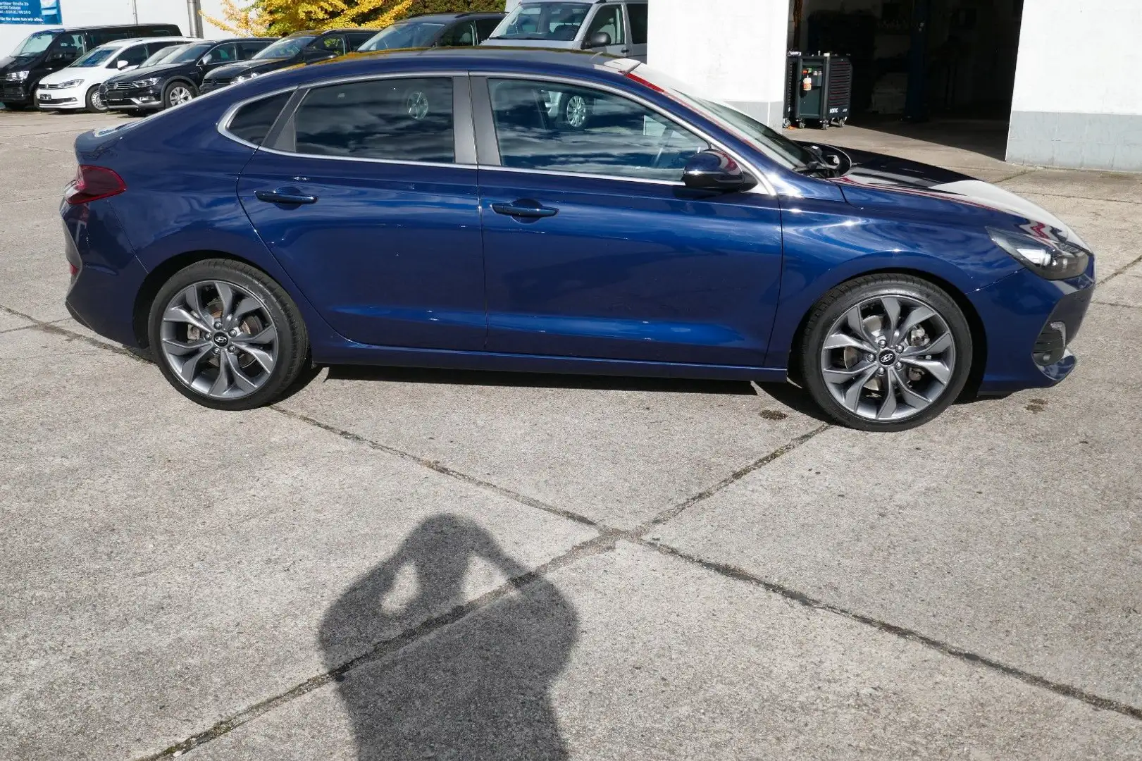 Hyundai i30 Fastback Premium Nav/Schiebedach/LED Blau - 2