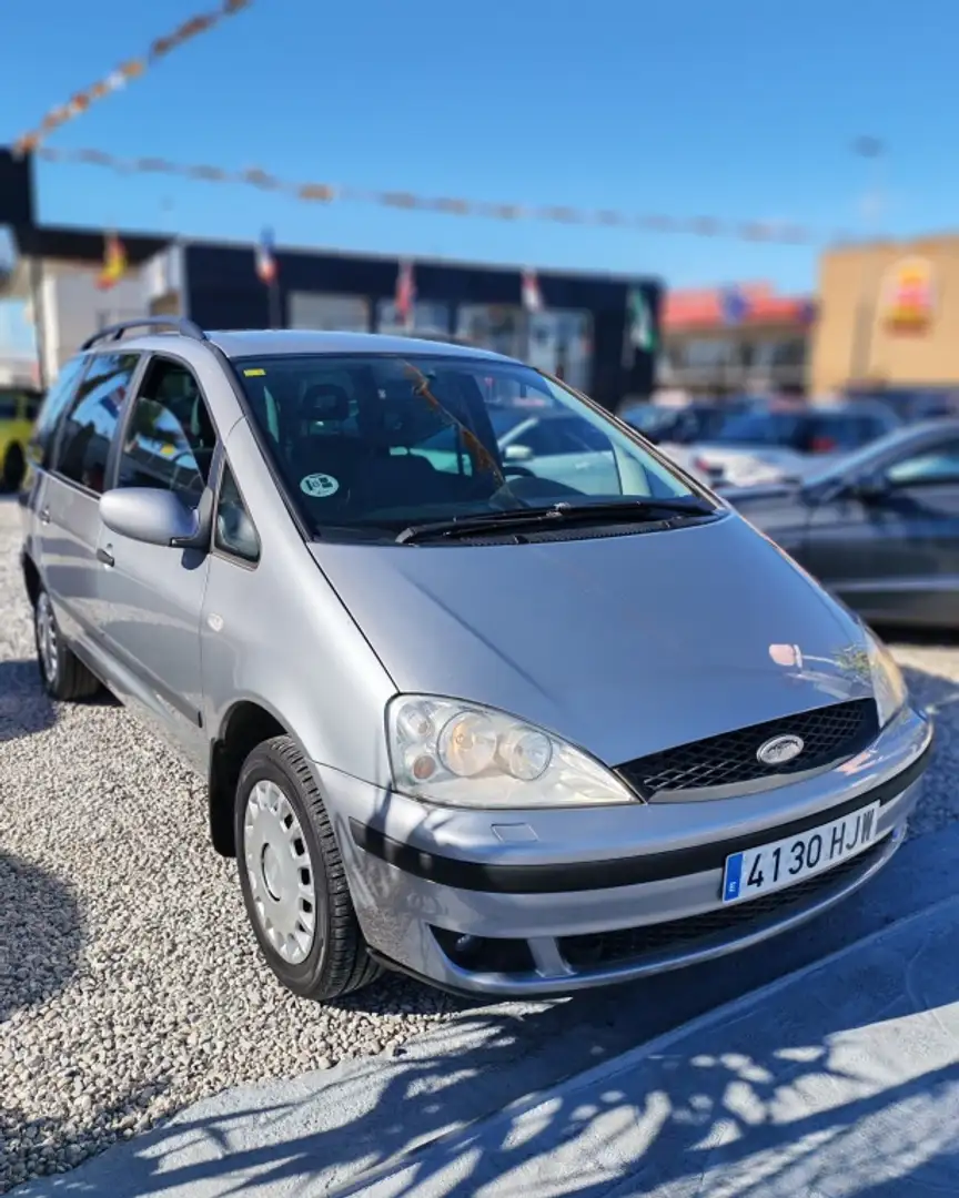 Ford Galaxy 2.3 Trend Gris - 2